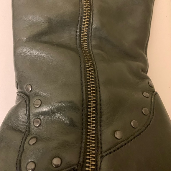 Born black leather boots size 8 Excellent used condition - Picture 7 of 10